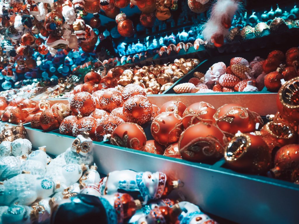 Christkindlmarkt Salzburg Weihnachtskugeln